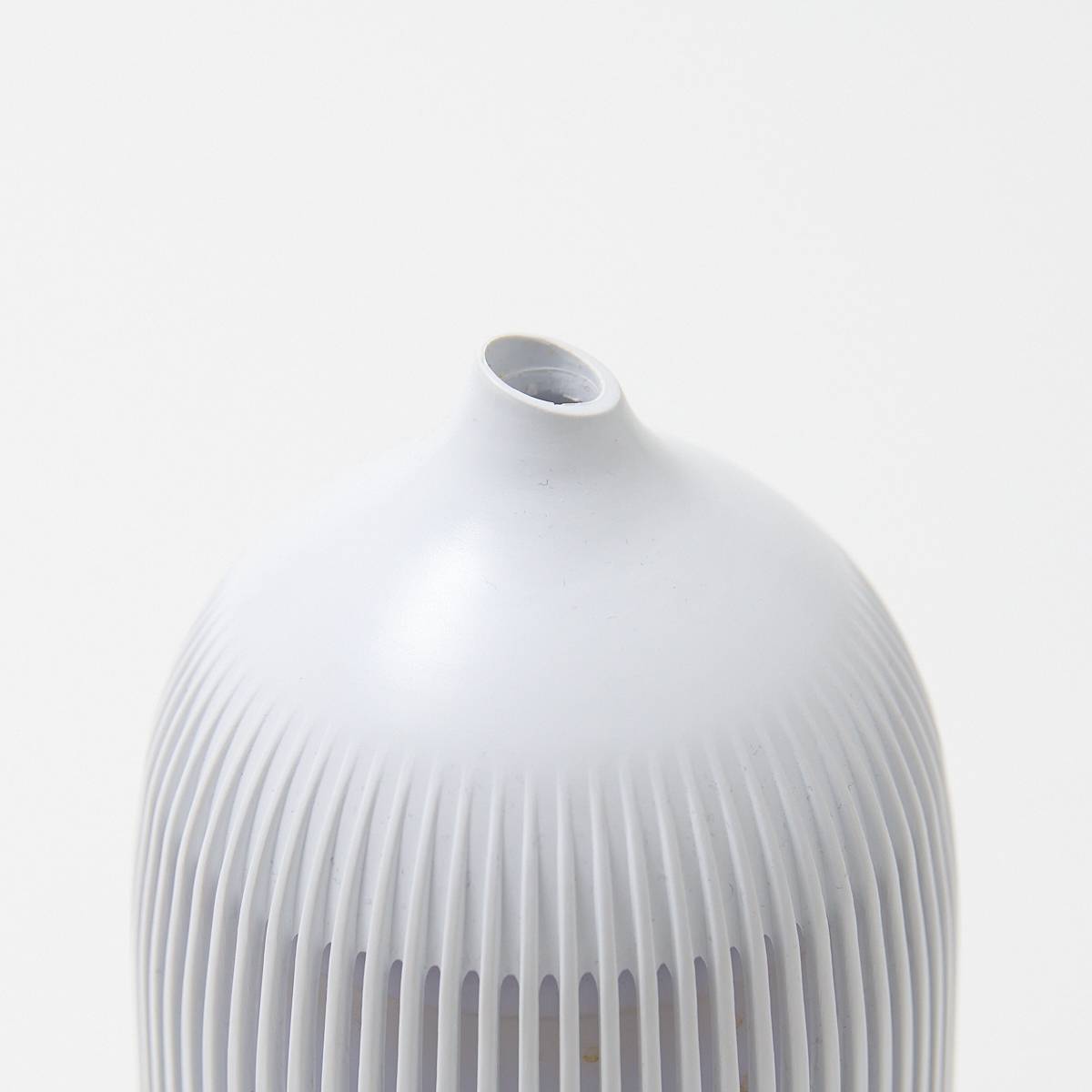 Electric Plastic White with Wood Effect Ribbed Aroma Diffuser